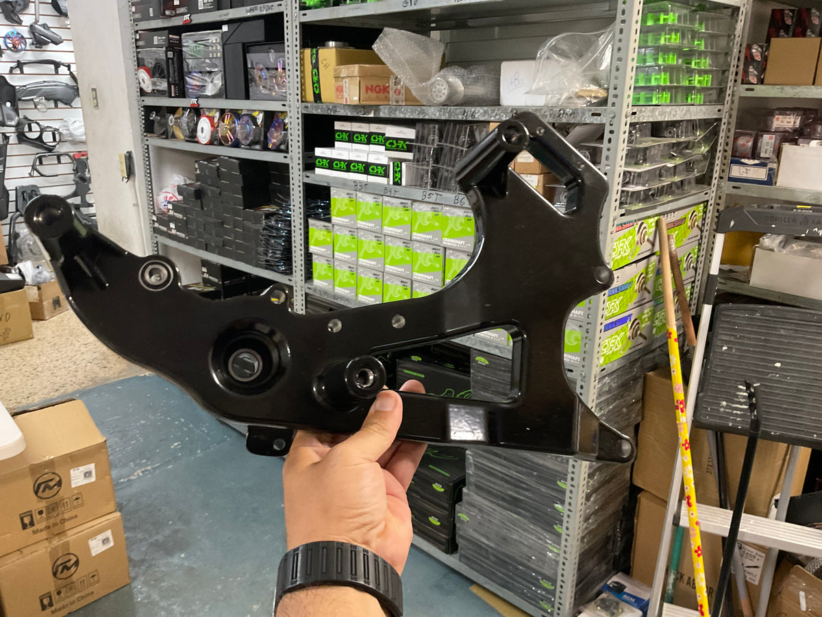 Tank 200 EFI Swing Arm BLACK
